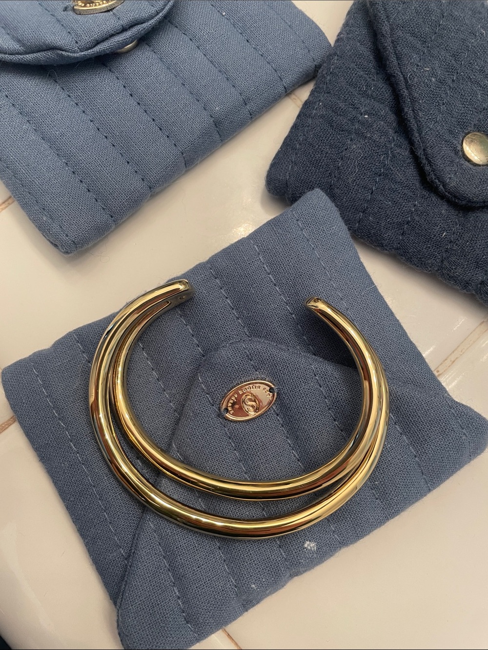 Chiara wrist cuff bracelet - Picture 4 of 4